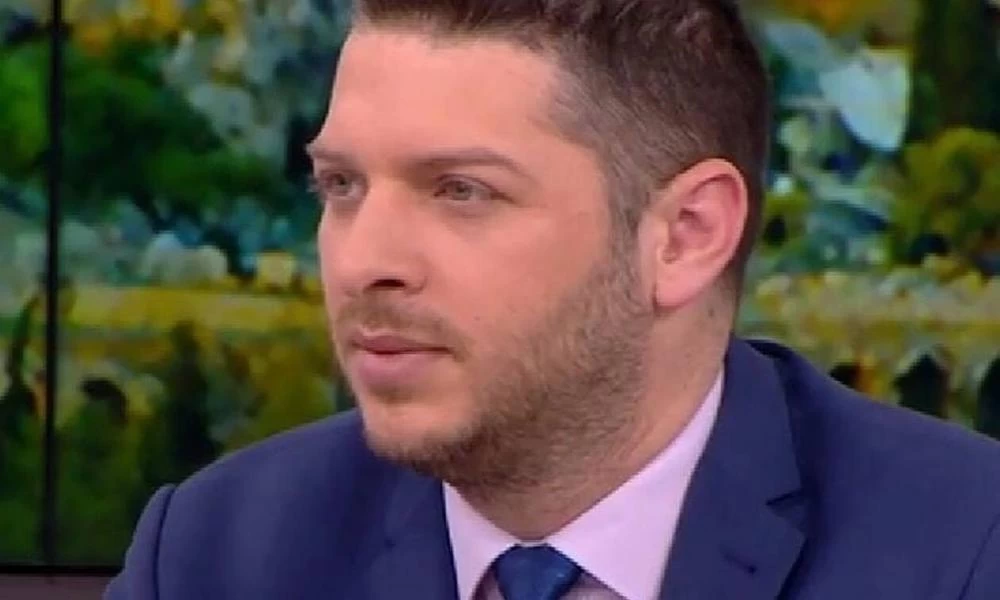 Αγωνία για το δημοσιογράφο Βασίλη Τσεκούρα – Δύσκολες ώρες στην Εντατική